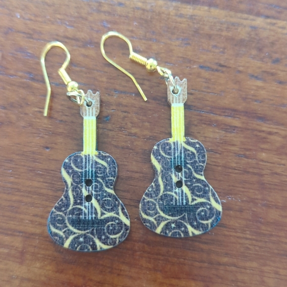 Guitar earrings - Picture 1 of 1